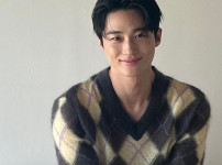 변우석, 여전히 뜨거운 인기....김수현 제치고 3주 연속 1위 기사의 썸네일
