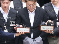 김호중 석방을 위해 미국 대선 후보 트럼프에 편지를 보낸 팬들! 기사의 썸네일