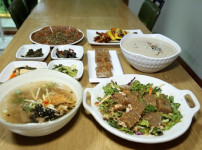 '동네한바퀴' 목동·신정동, 도토리묵과 에그타르트가 유명한 약초 삼계탕 맛집 소개 기사의 썸네일