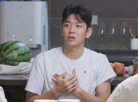 배드민턴 선수 이용대, 교제 중인 여성 공개? "결혼 생각 중" 기사의 썸네일