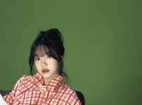 '오게임3 출연' 조유리, 모유수유 장면 논란..."산부인과 의견 얻어" 기사의 썸네일