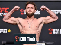 UFC 파이트 나이트 280에서 저스틴 게이치의 투혼에 영감을 받은 라파엘 피지예프, 승리를 향한 각오 다져 기사의 썸네일