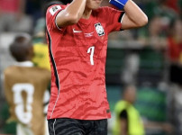 홍명보 감독 이끄는 대표팀, 32강 진출 실패로 손흥민의 ‘마지막 월드컵’ 꿈도 좌절됐다 기사의 썸네일