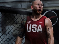 조쉬 에밋, UFC 라이트급에서의 복귀 목표...체급 변경을 통한 경기력 향상 기대 기사의 썸네일