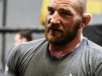 "스트릭랜드, UFC와 션 셸비에 대한 강경한 비판: '기회는 줬지만 약탈적'" 기사의 썸네일