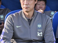 분당 결제 논란에 휘말린 홍명보, "대표팀 관련 업무로 사용된 비용"이라고 해명 기사의 썸네일