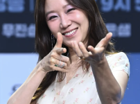공효진, 15년 만에 MBC 복귀 확정…새 금토드라마 '유부녀 킬러' 주연 맡아 기사의 썸네일