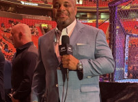 "경기 조작 의혹 속 어설픈 그래플링 실체 밝혀져" - 다니엘 코미어, MMA UFC 경기 비밀 공개 기사의 썸네일