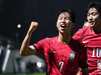'엄지성의 전반전 해트트릭으로 폭발한 이민성호, 카타르에 4-1 대승... 아시안게임 4연속 금메달 향한 첫… 기사의 썸네일