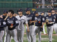 KBO KT의 연승 행진 일시 중단, 한화와 11회 마라톤 접전에서 4-4로 무승부 기록 기사의 썸네일