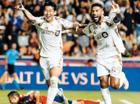 LAFC, 전술 부진에 '흥부 듀오' 활용 실패 후 감독 경질 결정, 낭시 영입으로 반전 노려 기사의 썸네일