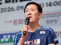 "안세영의 절정과 허무한 준결승"...금메달 2개를 품에 안은 박주봉의 냉철한 복기 기사의 썸네일