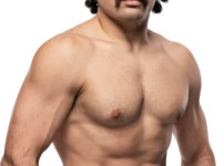 "MMA UFC의 루이스 에르난데스, 크리스 커티스의 영상 도발에 "양로원으로 보내주겠다"며 맞대응" 기사의 썸네일