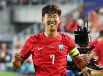 '역사적인 순간' 손흥민, 차범근을 넘어선 A매치 최다골 신기록 59호 달성, 48년 만의 대기록 경신 기사의 썸네일