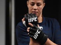MMA UFC 선수 자스민 자수다비시우스, 씹는 담배 오해로 억울한 1만 불 벌금 처분 사건 기사의 썸네일
