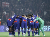 PSG의 강력한 공격력, 바르셀로나의 11연승 돌풍을 저지하며 UEFA 챔피언스리그에서 단독 선두로 우뚝 기사의 썸네일